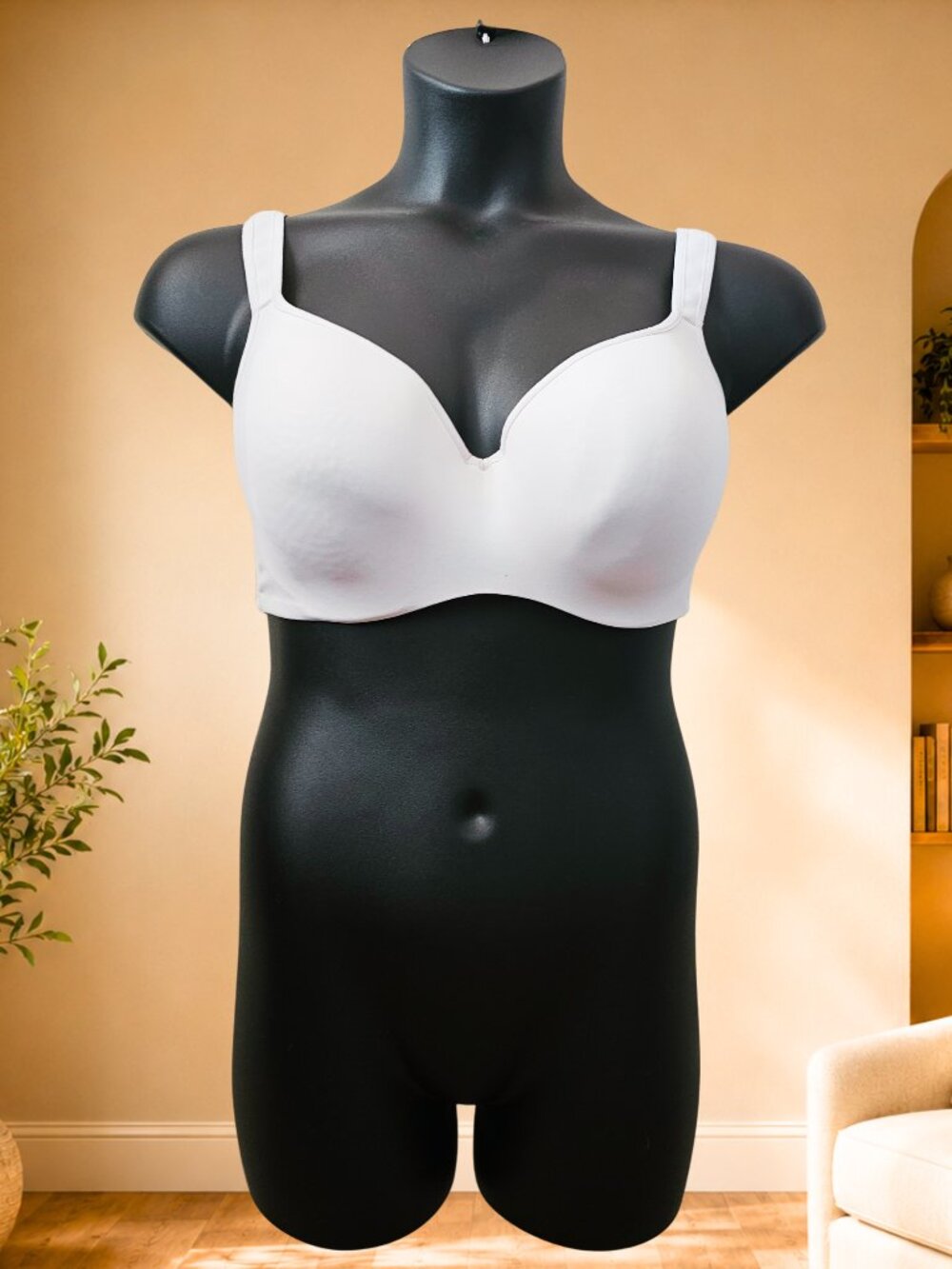 Cacique 40DD White Smooth Molded Cup Underwire T-Shirt Bra